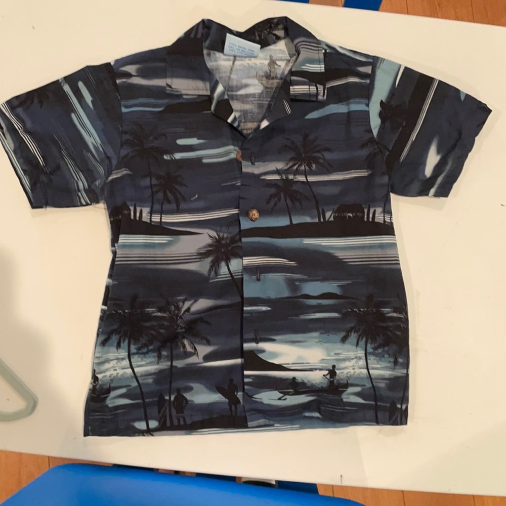 Hawaiian button down shirt for boys